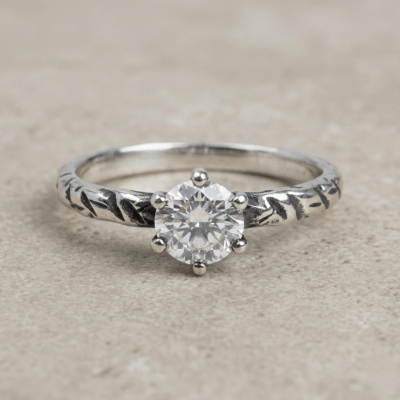 HELGA — Anel Solitário em Prata 925 com Zircônia Branca